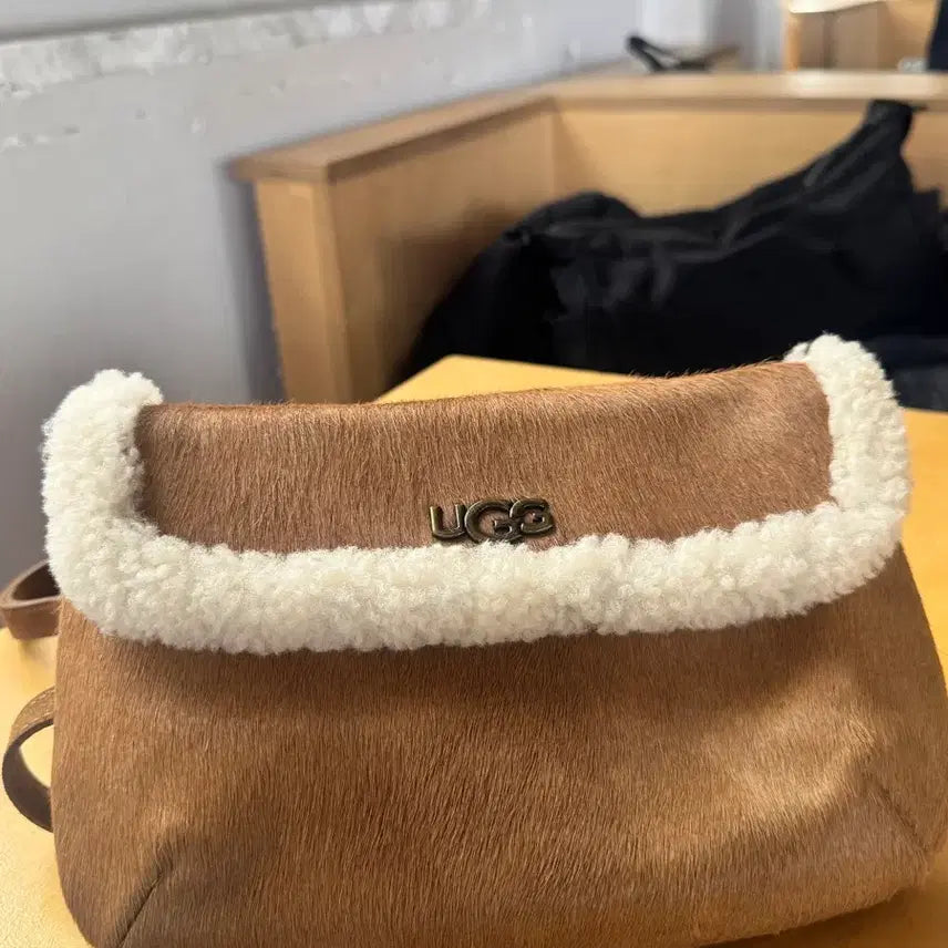 [BUNJANG] UGG Two-Way Mini Bag / ugg 어그 투웨이 미니 백 가방