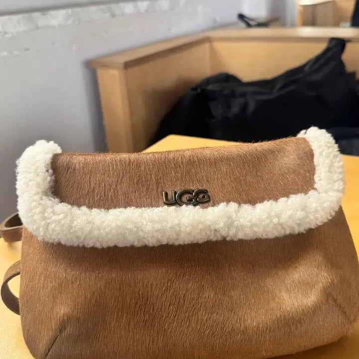 [BUNJANG] UGG Two-Way Mini Bag / ugg 어그 투웨이 미니 백 가방