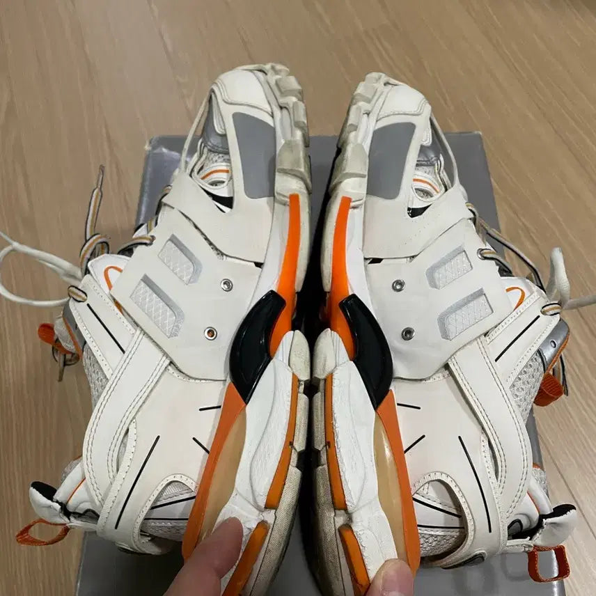 [BUNJANG] Balenciaga Track Shoes White and Orange / [43] 발렌시아가 트랙 슈즈 흰주
