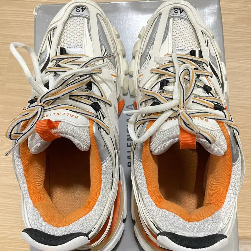 [BUNJANG] Balenciaga Track Shoes White and Orange / [43] 발렌시아가 트랙 슈즈 흰주