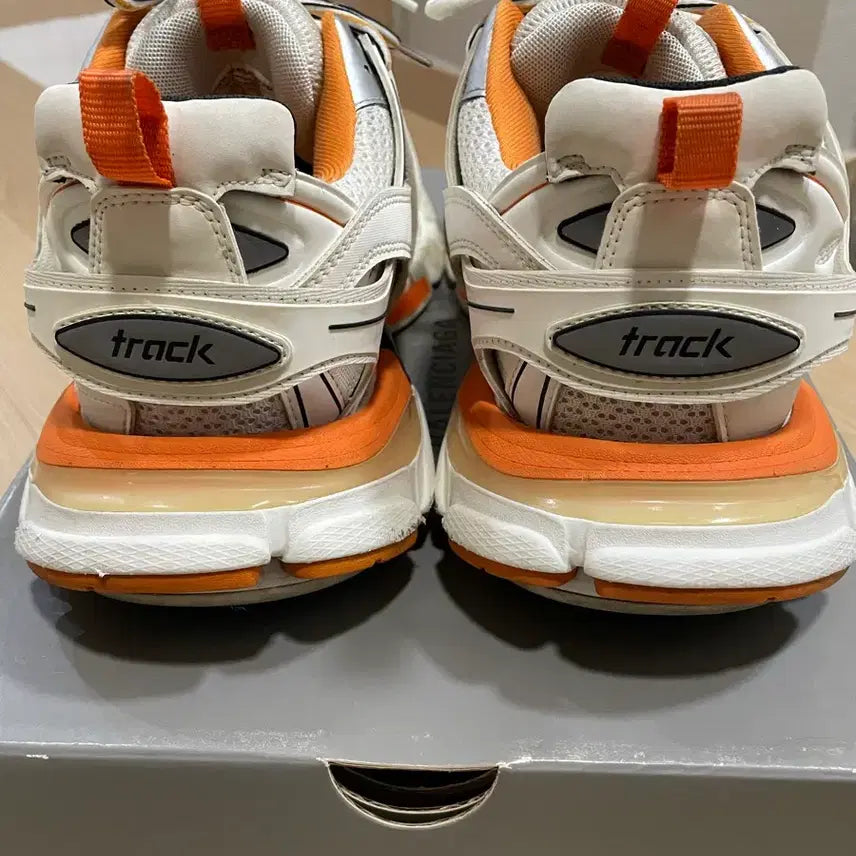 [BUNJANG] Balenciaga Track Shoes White and Orange / [43] 발렌시아가 트랙 슈즈 흰주