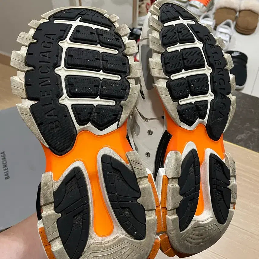 [BUNJANG] Balenciaga Track Shoes White and Orange / [43] 발렌시아가 트랙 슈즈 흰주