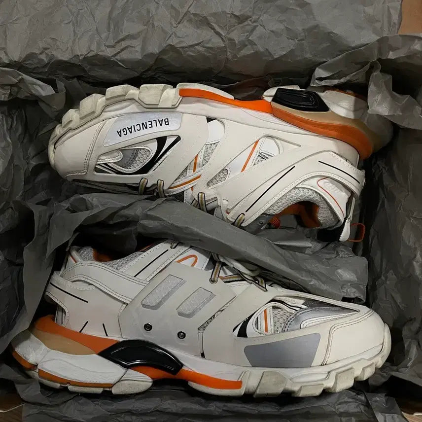 [BUNJANG] Balenciaga Track Shoes White and Orange / [43] 발렌시아가 트랙 슈즈 흰주