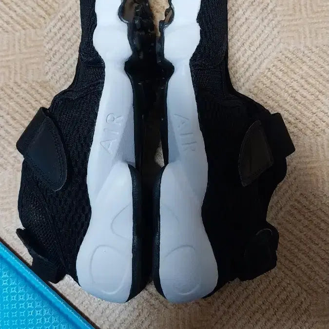 [SOLD OUT] 나이키 정품 에어 리프트  샌들 .240