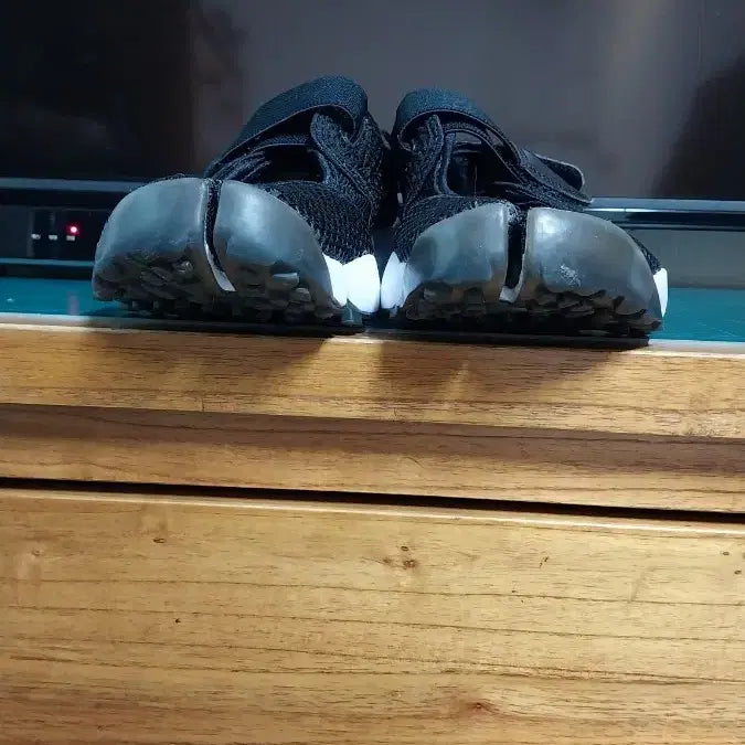 [SOLD OUT] 나이키 정품 에어 리프트  샌들 .240