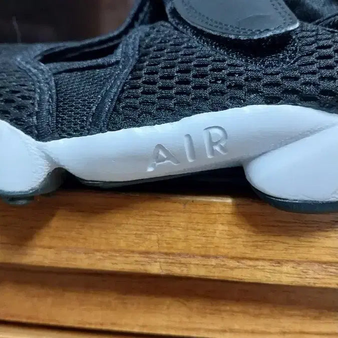 [SOLD OUT] 나이키 정품 에어 리프트  샌들 .240