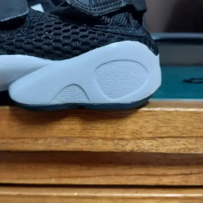 [SOLD OUT] 나이키 정품 에어 리프트  샌들 .240