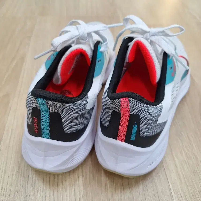 [BUNJANG] Nike Air Zoom Winflo 7 (US 6) / 나이키 에어 줌 윈플로7  (235size)