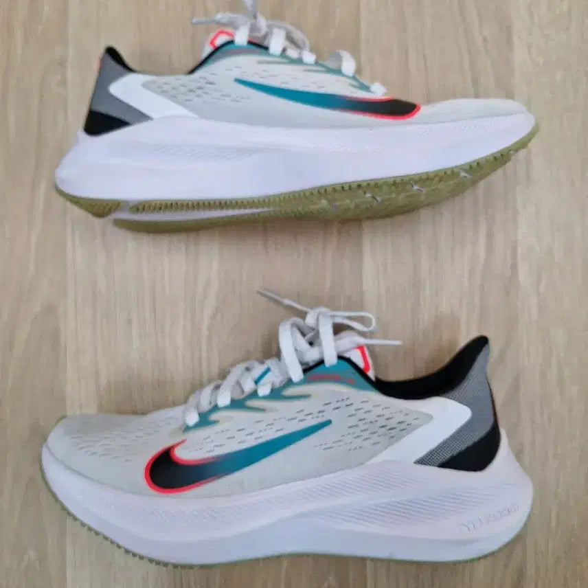 [BUNJANG] Nike Air Zoom Winflo 7 (US 6) / 나이키 에어 줌 윈플로7  (235size)