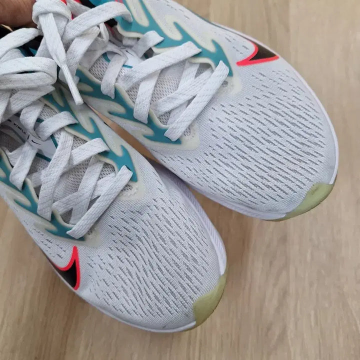 [BUNJANG] Nike Air Zoom Winflo 7 (US 6) / 나이키 에어 줌 윈플로7  (235size)