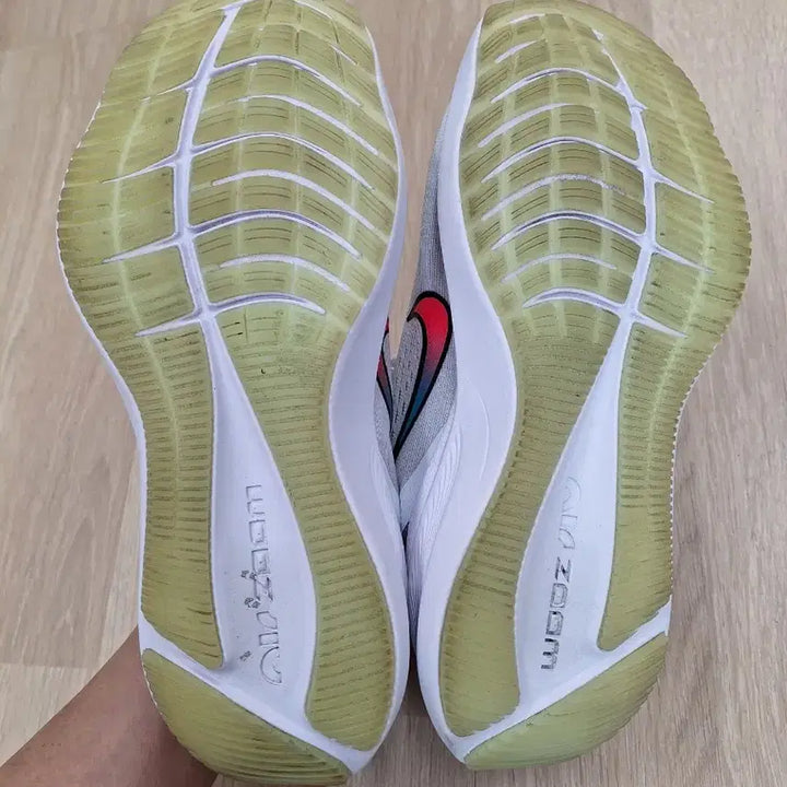 [BUNJANG] Nike Air Zoom Winflo 7 (US 6) / 나이키 에어 줌 윈플로7  (235size)