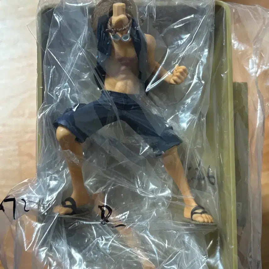 [BUNJANG] 원피스 필름 골드 DXF MANHOOD2, 루피X테조로 대결 / 정품 원피스 필름 골드 DXF MANHOOD2, 루피X테조로 대결