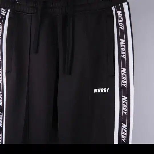 [BUNJANG] NERDY Black Track Set - M / 널디 블랙 트랙 셋업 세트 M