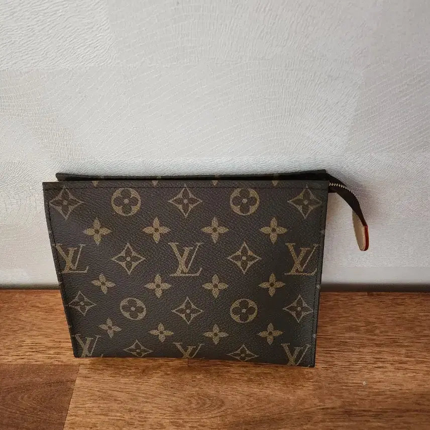 [BUNJANG] Louis Vuitton Toiletries 19 (New) / 루이비통 토일레트리 19사이즈 새상품