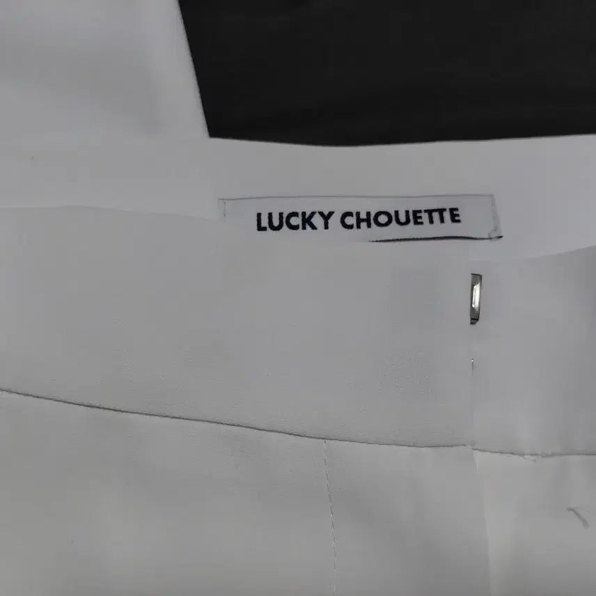 [BUNJANG] Lucky Chouette White Slacks / 럭키슈에뜨 화이트 슬랙스 바지