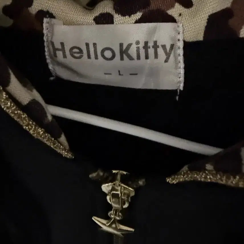 [BUNJANG] Hello Kitty Onegyaru Leopard Print Hooded Zip-up / 헬로키티 오네갸루 후드집업