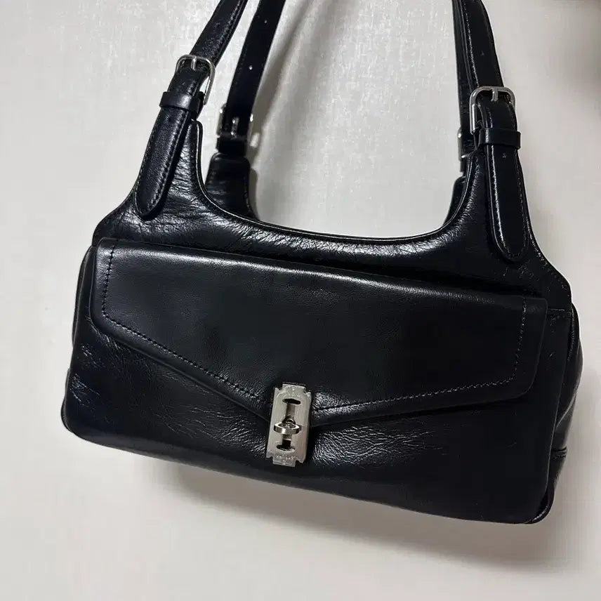 [BUNJANG] Vunque O'cam Two Pocket Shoulder Medium Bag / 분크 오캄 두 포켓 숄더 미듐 가방