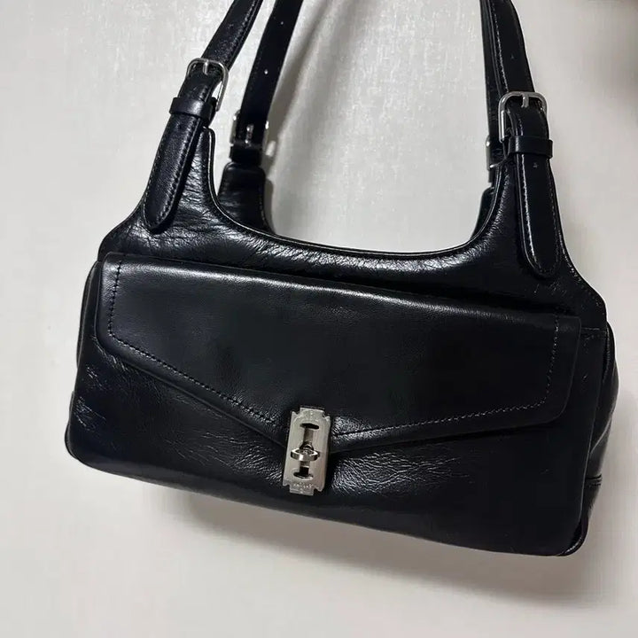 [BUNJANG] Vunque O'cam Two Pocket Shoulder Medium Bag / 분크 오캄 두 포켓 숄더 미듐 가방