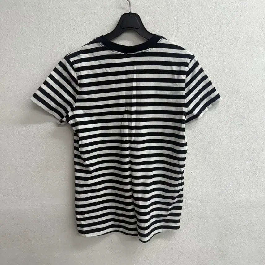 [SOLD OUT] 나이키 스트라이프 하프 슬리브689 (S)