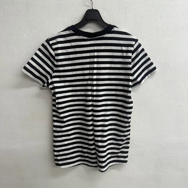 [SOLD OUT] 나이키 스트라이프 하프 슬리브689 (S)