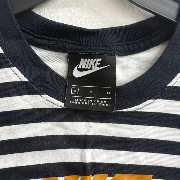 [SOLD OUT] 나이키 스트라이프 하프 슬리브689 (S)