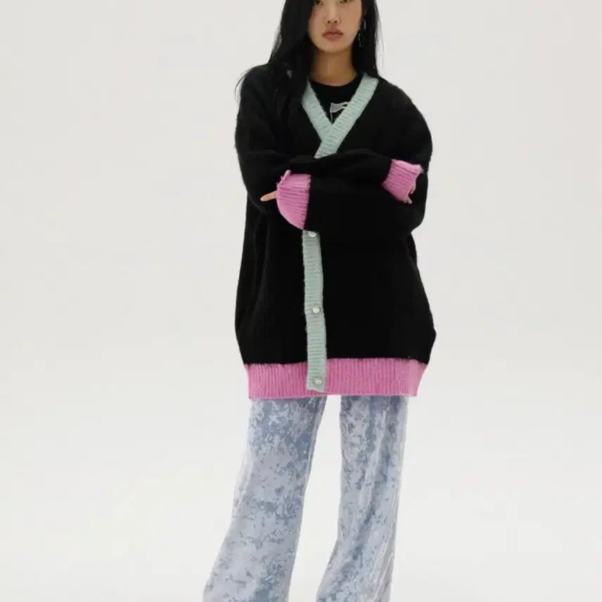 [BUNJANG] The Centaur Color Combination Knit Cardigan Black / [더센토르] 컬러 콤비네이션 니트 가디건 블랙