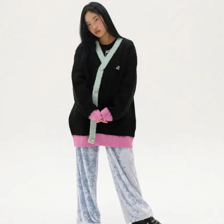 [BUNJANG] The Centaur Color Combination Knit Cardigan Black / [더센토르] 컬러 콤비네이션 니트 가디건 블랙