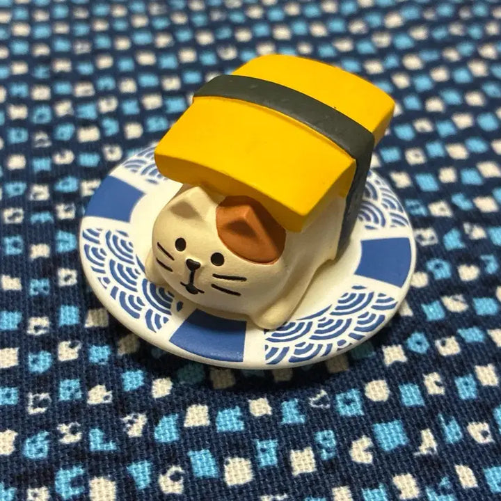 [BUNJANG] Decole 2022 Sushi Shop Series Egg Sushi Cat Figurine / 단품) 데꼴 2022 초밥집 시리즈 계란 초밥 고양이