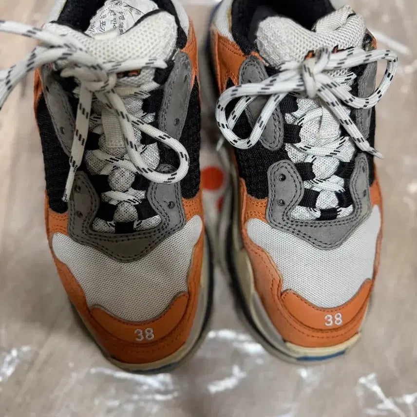 [BUNJANG] Balenciaga Triple S Low Top Sneakers Orange Blue / 발렌시아가 트리플 S