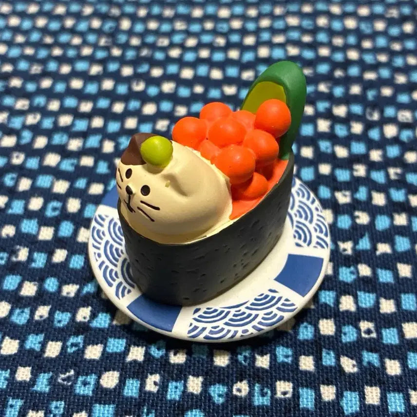 [BUNJANG] Decole Salmon Roe Gunkan Cat Figurine / 단품) 데꼴 2022 초밥집 시리즈 연어알 군함 고양이