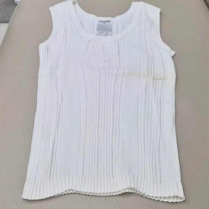[BUNJANG] CHANEL White Knit Sleeveless Top / CHANEL 샤넬 정품 여성 화이트 니트 슬리브리스 탑