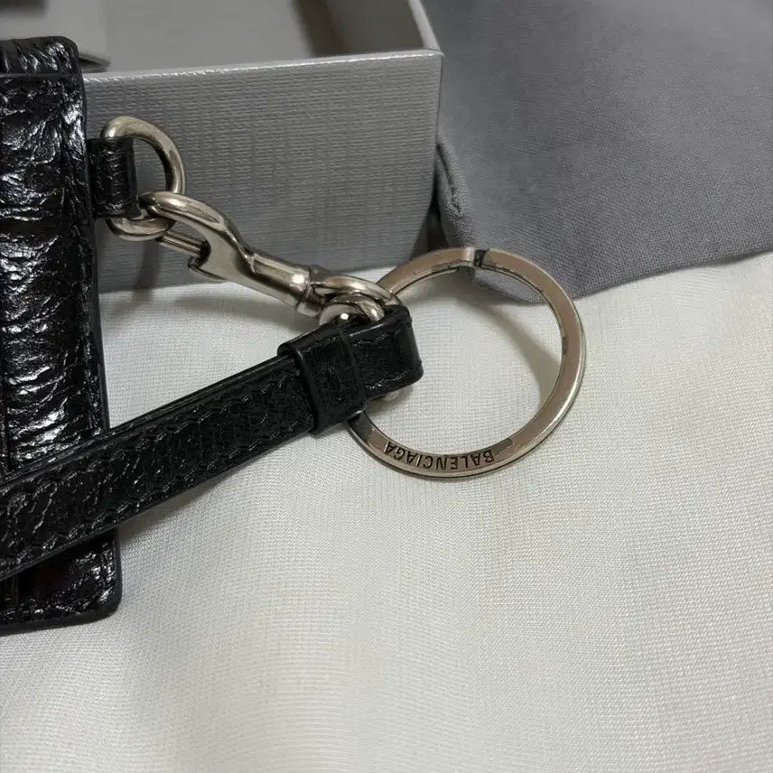 [BUNJANG] Balenciaga Le Cagole Men Card Case on Key Chain Black / 발렌시아가 르 카골 맨 카드 케이스 온 키체인 블랙