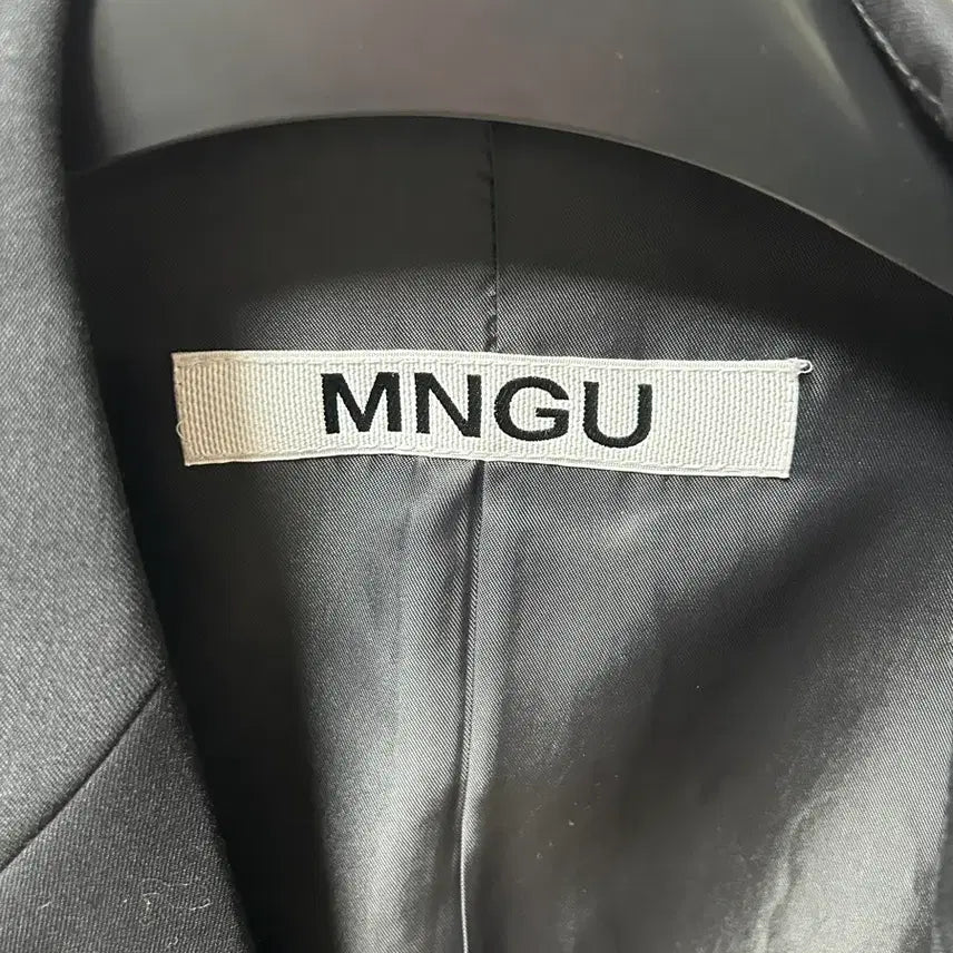 [BUNJANG] MNGU Three-Button Blazer / MNGU 쓰리버튼 블레이저