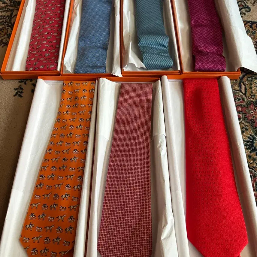 [BUNJANG] Hermes Silk Tie - New with Box / *새상품 에르메스 hermes 명품 넥타이 미사용 박스 포장