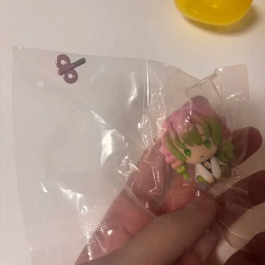 [BUNJANG] Demon Slayer Mitsuri Kanroji Petatto Spring Action Figure / 귀멸의 칼날 미츠리 페탓토 태엽 가챠 미개봉