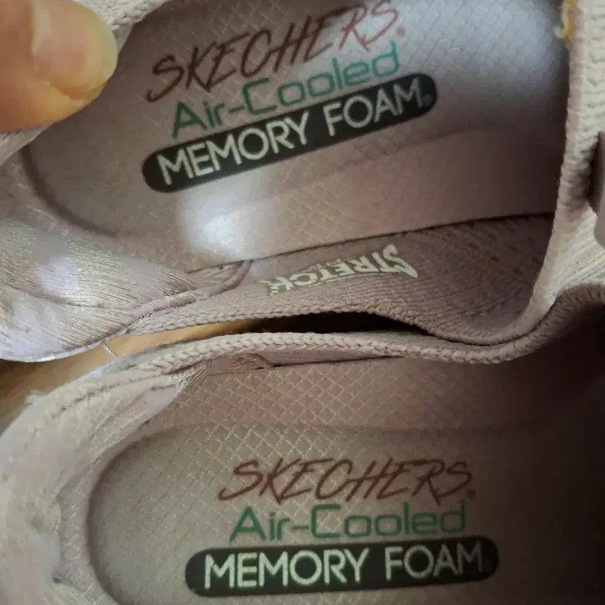 [SOLD OUT] 스케쳐스 슬립온 운동화 235mm