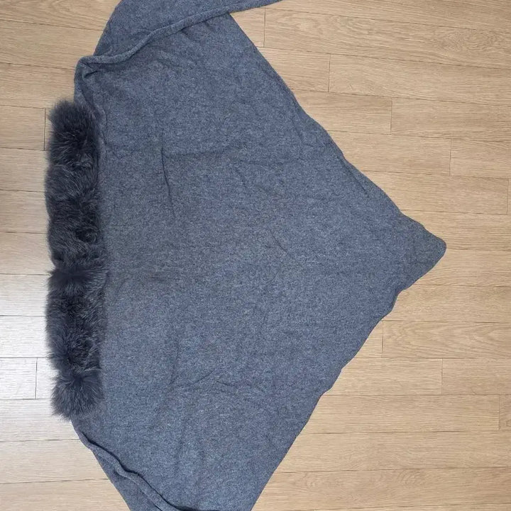 [BUNJANG] Isabella G Cashmere 100% Fur-Trimmed Shawl/Poncho Cape / (정품) 이사벨라 G 캐시미어 100% 퍼 트리밍 숄/판초 케이프