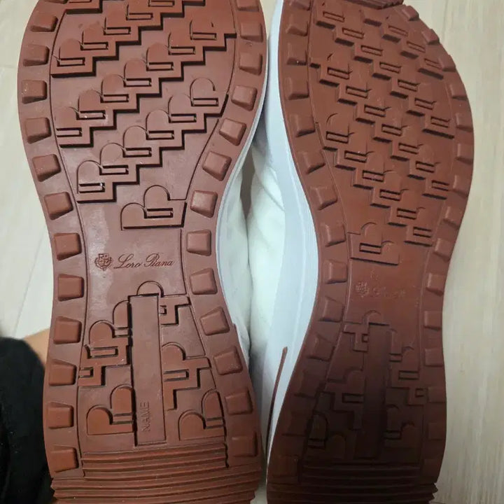 [BUNJANG] Loro Piana Weekend Walk Sneakers / 로로피아나 위크엔드 워크 스니커즈 275mm