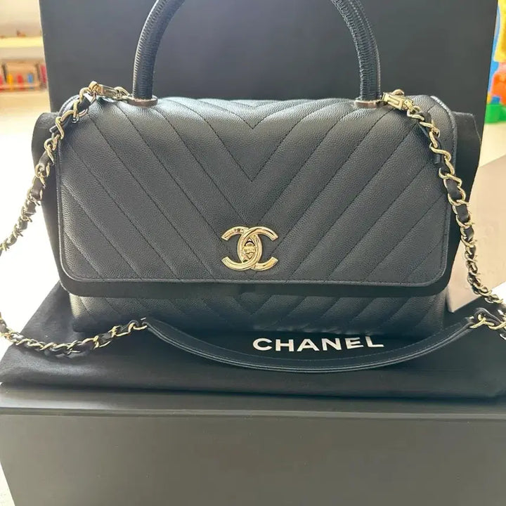 [BUNJANG] Chanel Coco Handle Dark Navy Handbag / 샤넬 코코핸들 구미듐 현라지, 가격제안불가, 번케 환영, 직거래시 590