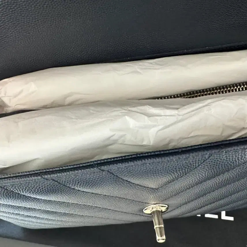 [BUNJANG] Chanel Coco Handle Dark Navy Handbag / 샤넬 코코핸들 구미듐 현라지, 가격제안불가, 번케 환영, 직거래시 590