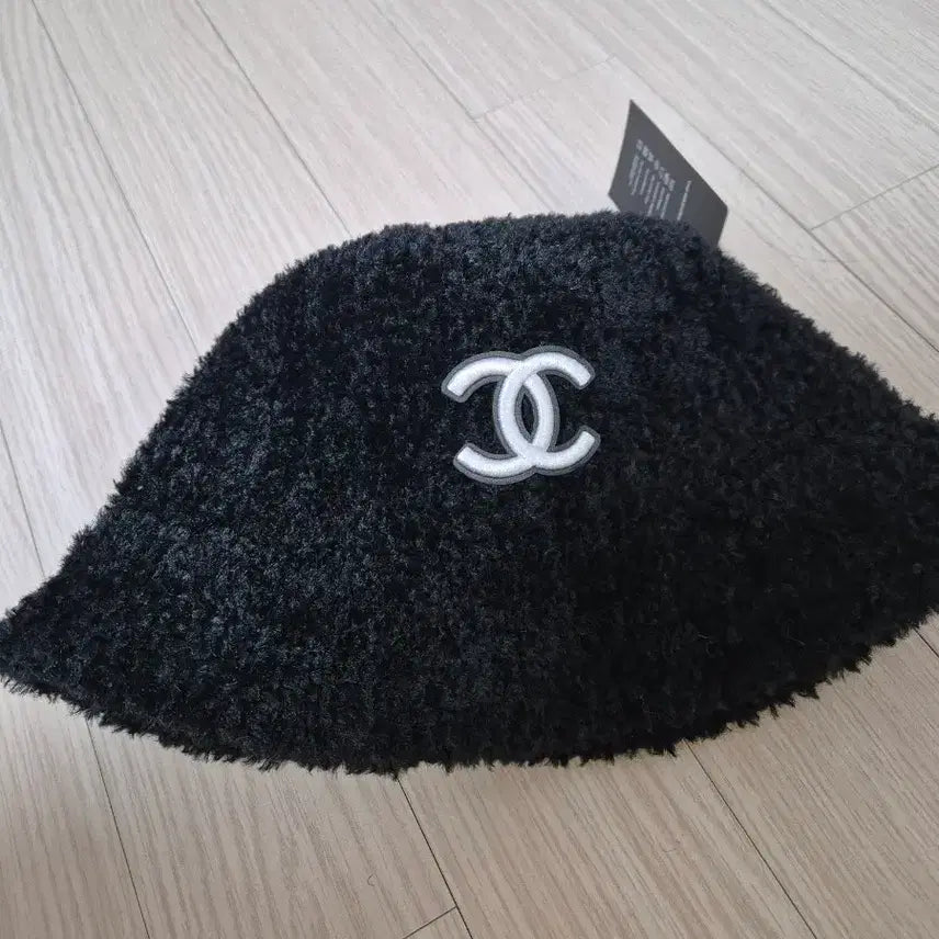 [BUNJANG] Black Fleece Bucket Hat with Logo / 뽀글이 버킷햇