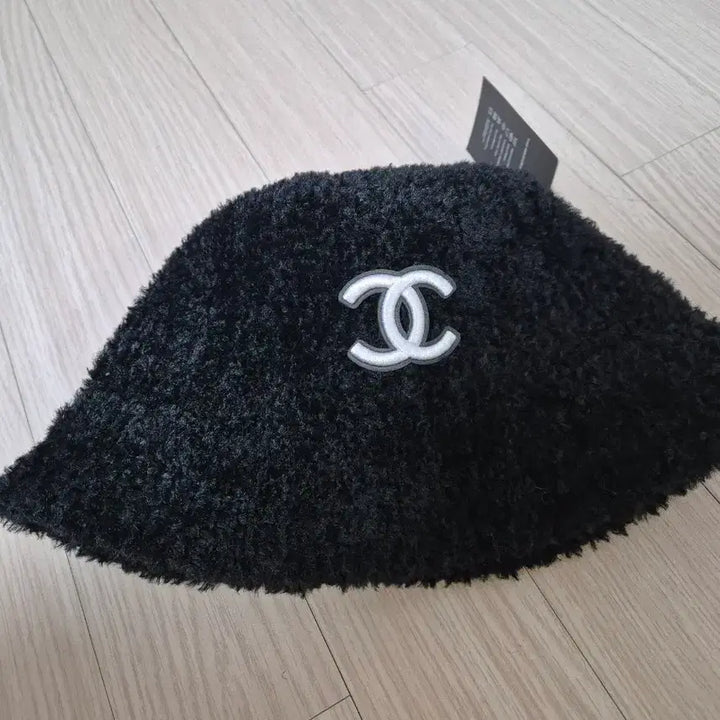 [BUNJANG] Black Fleece Bucket Hat with Logo / 뽀글이 버킷햇