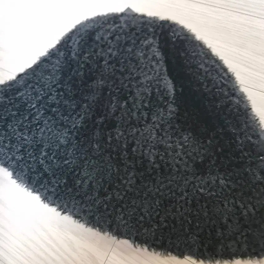 [BUNJANG] Black Fleece Bucket Hat with Logo / 뽀글이 버킷햇