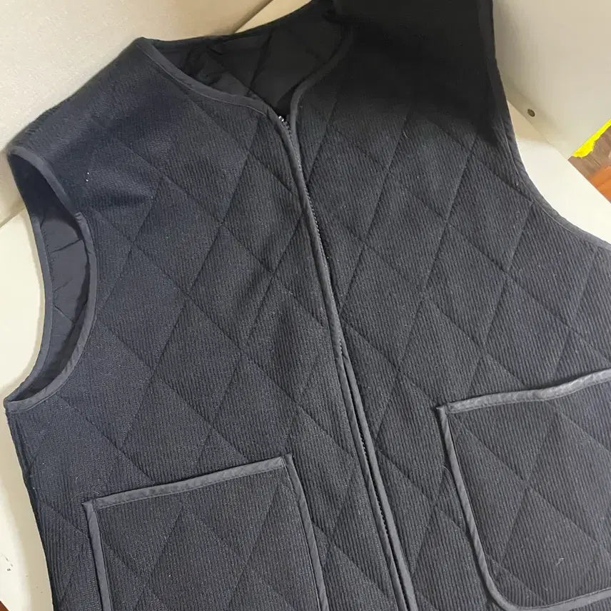 [BUNJANG] Corduroy Quilted Vest / 코듀로이 소재 이너조끼
