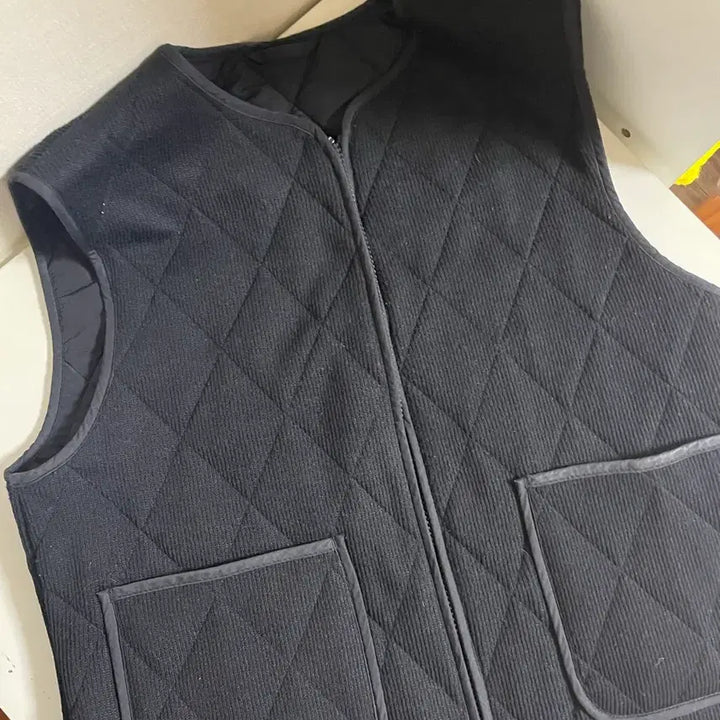 [BUNJANG] Corduroy Quilted Vest / 코듀로이 소재 이너조끼