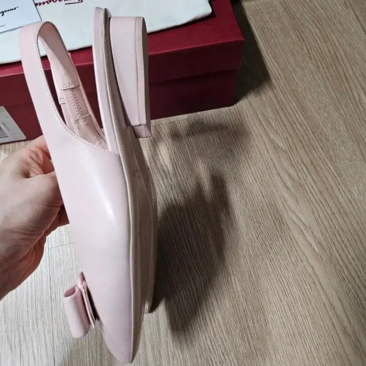 [SOLD OUT] 페레가모 비바슬링백