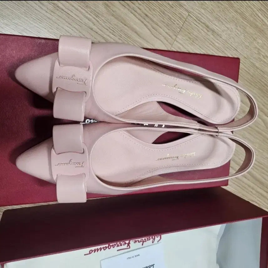 [SOLD OUT] 페레가모 비바슬링백
