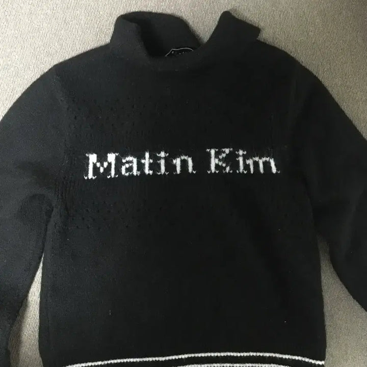 [BUNJANG] Matinkim Knit Cardigan Zip-up / 마뗑킴 니트 가디건 집업