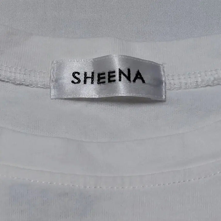 [BUNJANG] SHEENA Wild WolfDog Chenille Embroidered T-shirt / (M) SHEENA 레트로 팝 늑대 입체자수 티셔츠