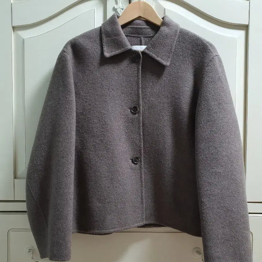 [SOLD OUT] 헬베티카 핸드메이드 숏코트 브라운